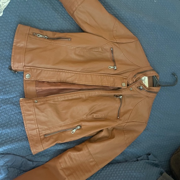 Brown leather jacket. - Picture 1 of 2